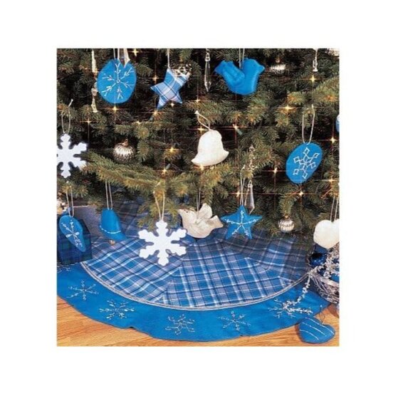 McCalls Crafts Christmas Pattern 37777 Kit Tree Skirt Stockings Ornaments Decor - Picture 6 of 8